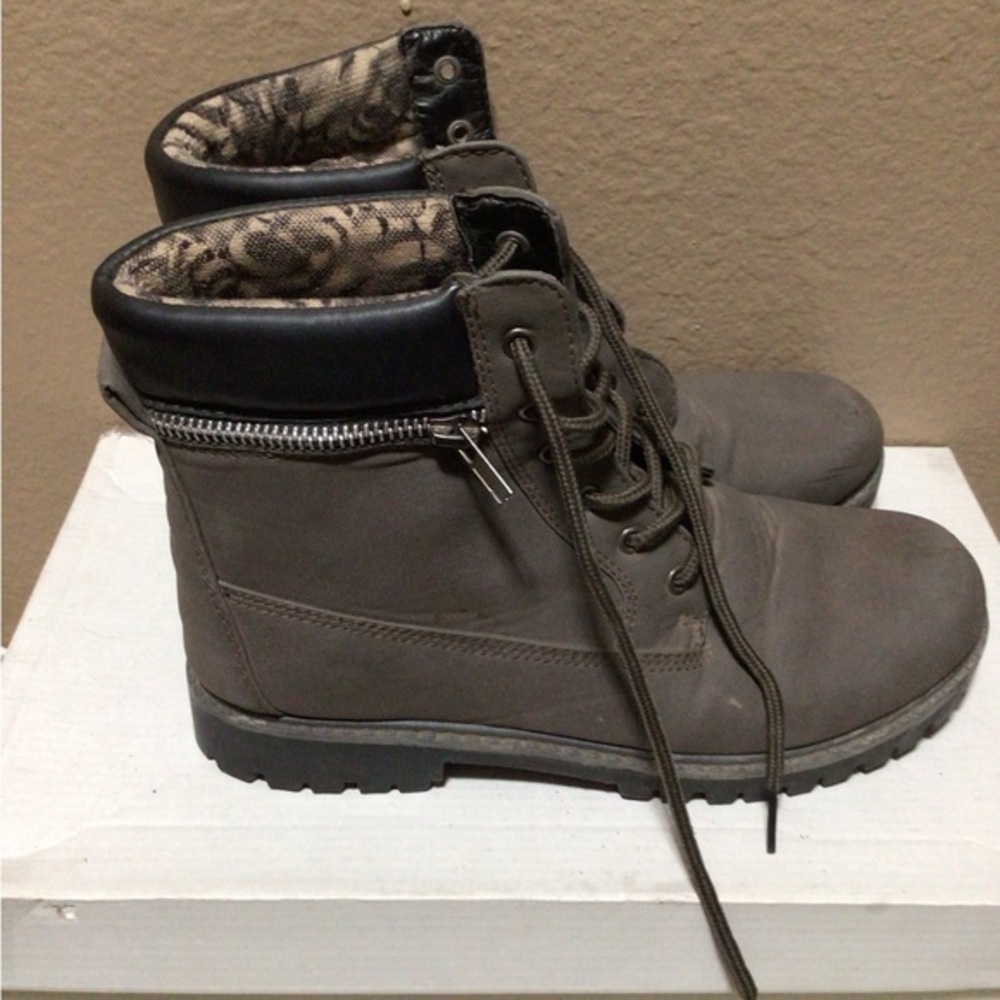 ANA GRAY BOOTS